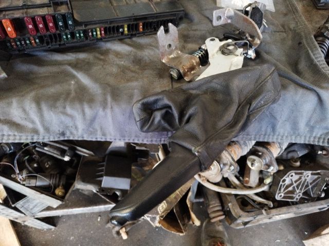 bontott BMW 5 E60 Kézifék Kar