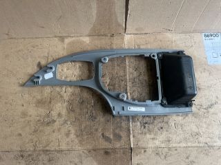 bontott BMW 5 E60 Középkonzol Keret