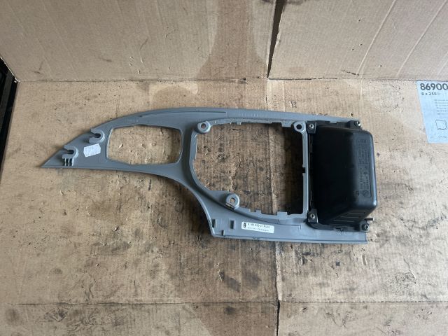 bontott BMW 5 E60 Középkonzol Keret