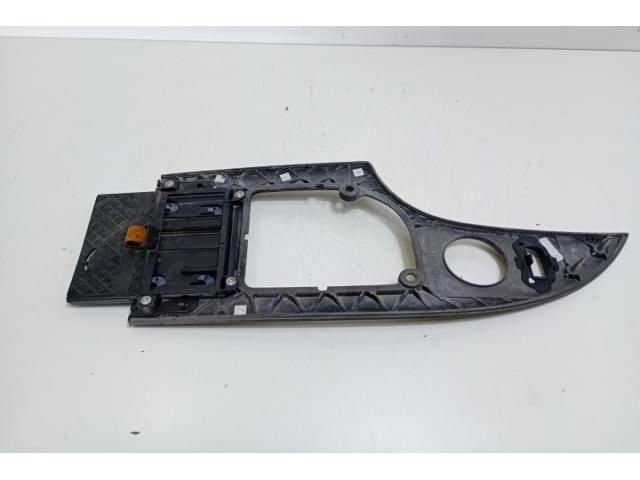 bontott BMW 5 E60 Középkonzol Keret