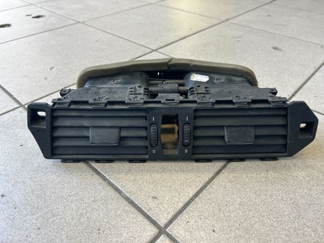 bontott BMW 5 E60 Középső Szellőző