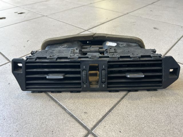 bontott BMW 5 E60 Középső Szellőző