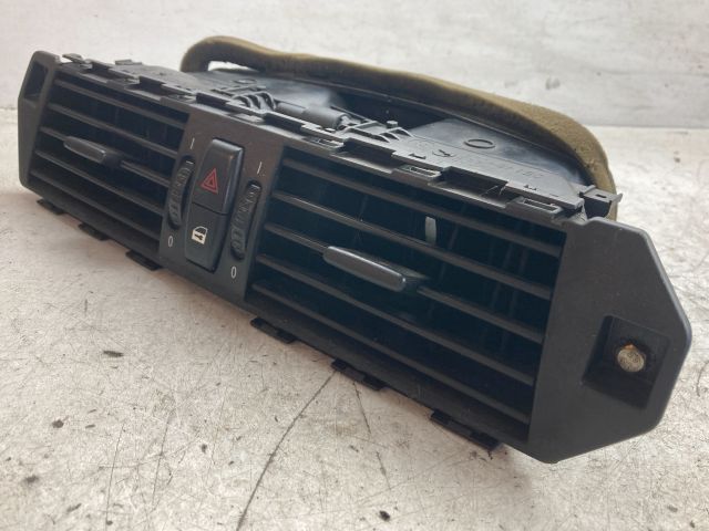 bontott BMW 5 E60 Középső Szellőző