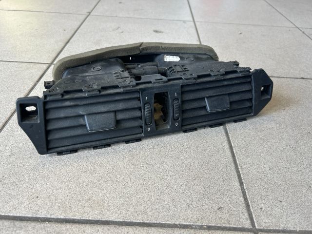 bontott BMW 5 E60 Középső Szellőző