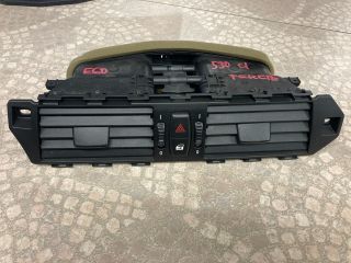 bontott BMW 5 E60 Középső Szellőző