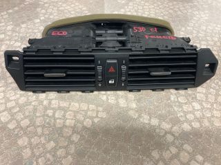 bontott BMW 5 E60 Középső Szellőző