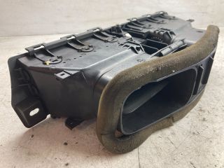 bontott BMW 5 E60 Középső Szellőző