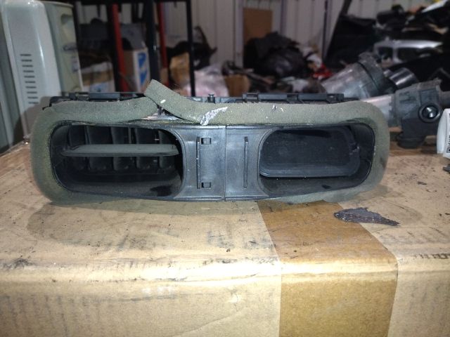 bontott BMW 5 E60 Középső Szellőző