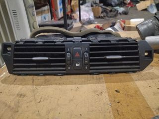 bontott BMW 5 E60 Középső Szellőző