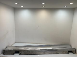 bontott BMW 5 E60 Küszöb Burkolat