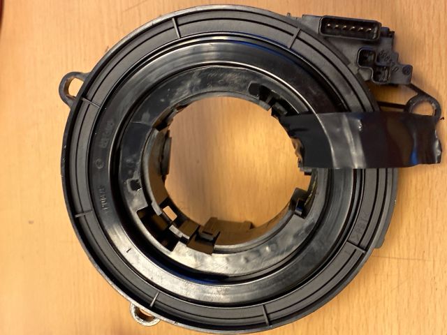 bontott BMW 5 E60 Légzsák Átvezető Szalagkábel