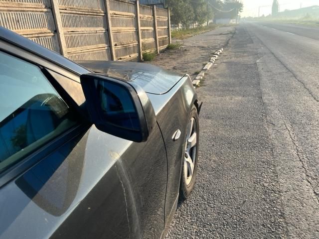 bontott BMW 5 E60 Motorháztető Bal Zsanér