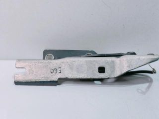 bontott BMW 5 E60 Motorháztető Jobb Zsanér