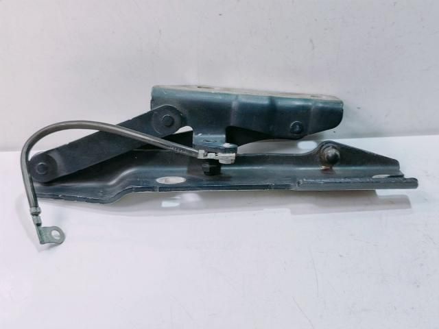 bontott BMW 5 E60 Motorháztető Jobb Zsanér