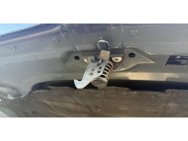 bontott BMW 5 E60 Motorháztető Zárszerkezet