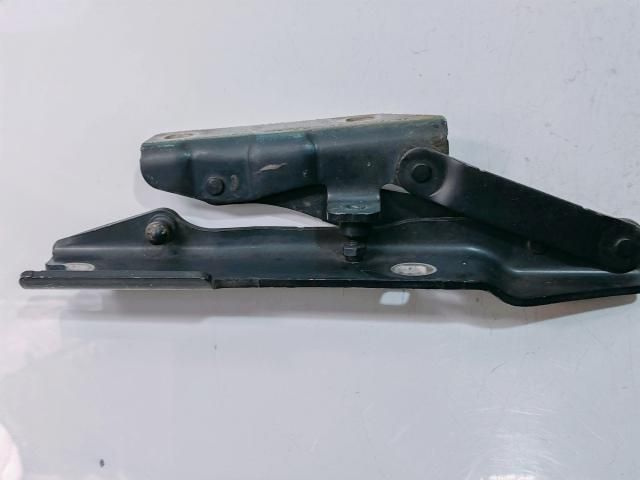 bontott BMW 5 E60 Motorháztető Zsanér Pár