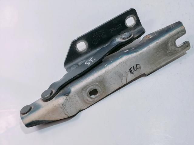 bontott BMW 5 E60 Motorháztető Zsanér Pár