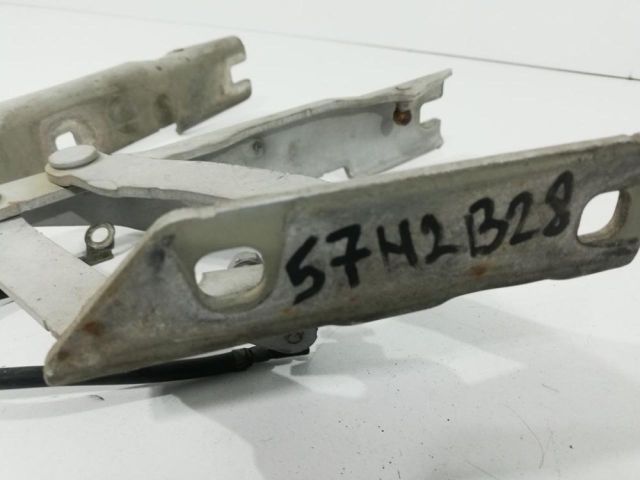 bontott BMW 5 E60 Motorháztető Zsanér Pár