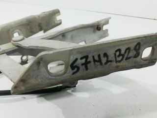 bontott BMW 5 E60 Motorháztető Zsanér Pár