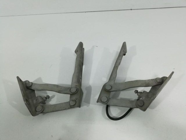 bontott BMW 5 E60 Motorháztető Zsanér Pár