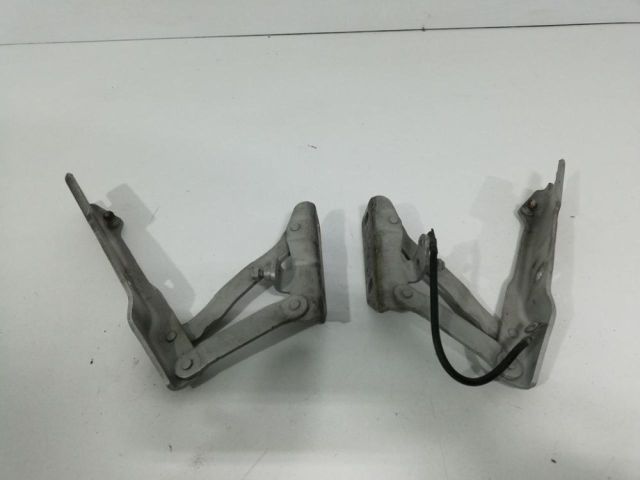 bontott BMW 5 E60 Motorháztető Zsanér Pár