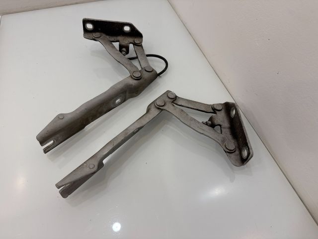 bontott BMW 5 E60 Motorháztető Zsanér Pár