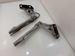 bontott BMW 5 E60 Motorháztető Zsanér Pár