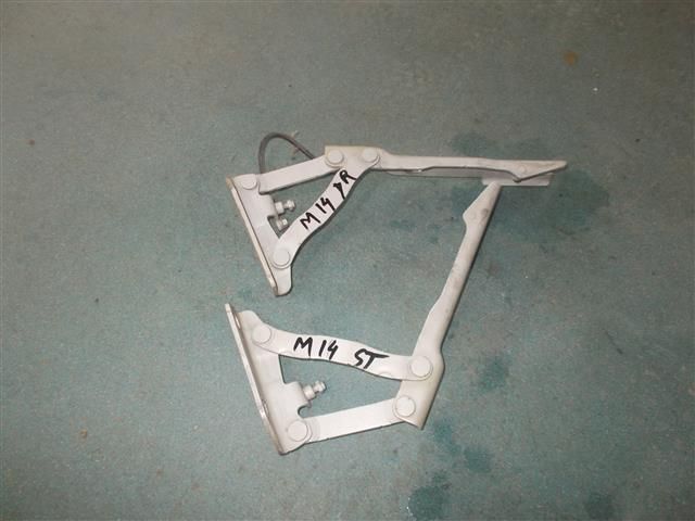 bontott BMW 5 E60 Motorháztető Zsanér Pár