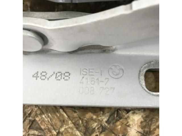 bontott BMW 5 E60 Motorháztető Zsanér Pár