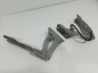 bontott BMW 5 E60 Motorháztető Zsanér Pár