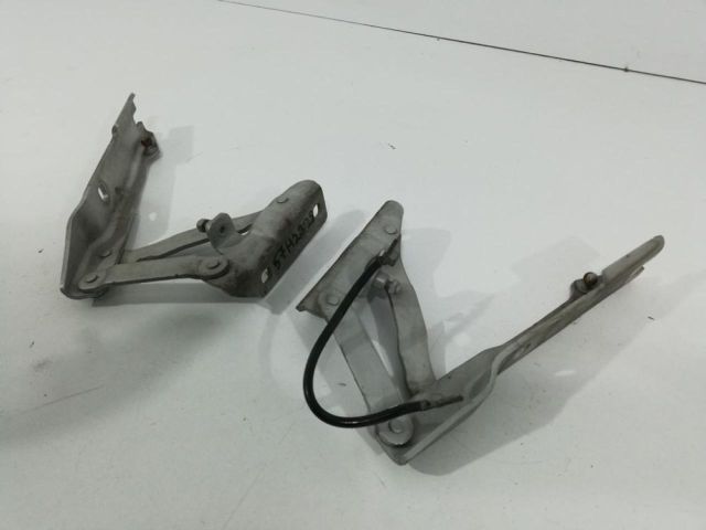 bontott BMW 5 E60 Motorháztető Zsanér Pár