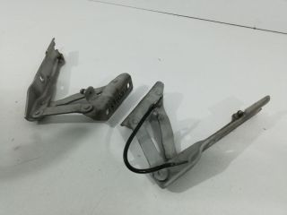 bontott BMW 5 E60 Motorháztető Zsanér Pár