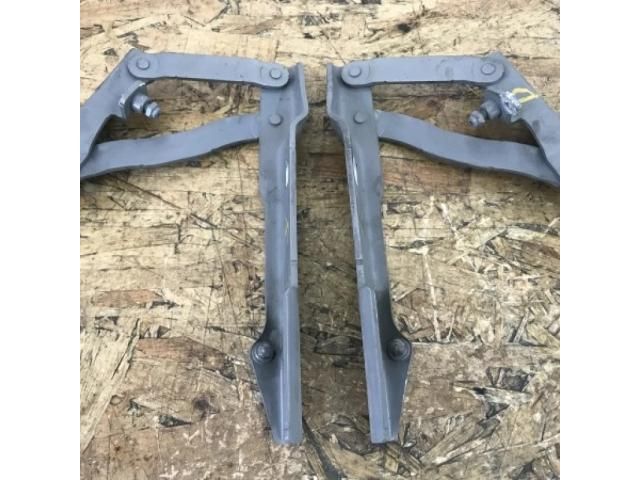 bontott BMW 5 E60 Motorháztető Zsanér Pár