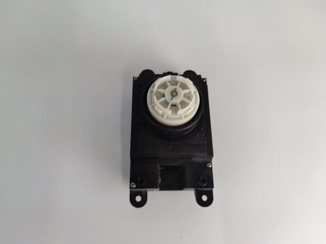 bontott BMW 5 E60 Multimédia Vezérlő