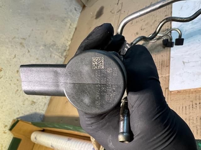 bontott BMW 5 E60 Nyomástartó Szelep