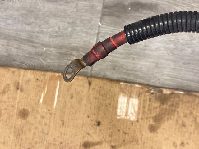 bontott BMW 5 E60 Pozitív Kábel