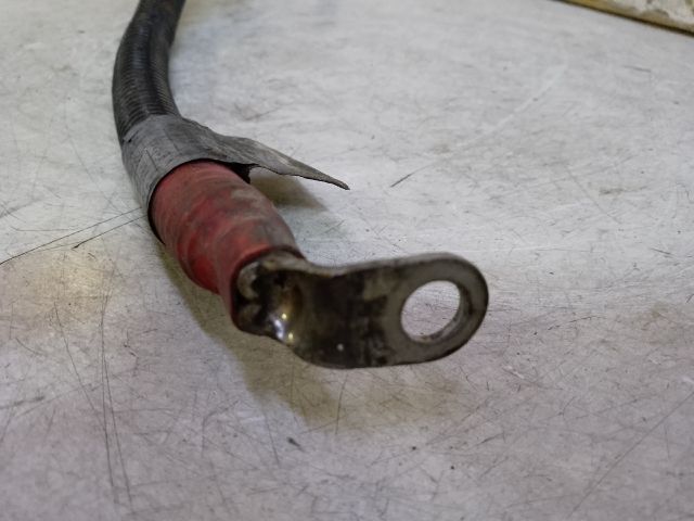 bontott BMW 5 E60 Pozitív Kábel