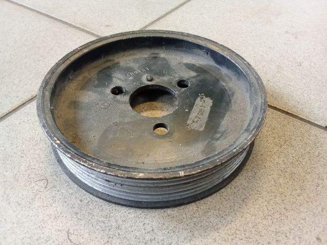 bontott BMW 5 E60 Szervó Szivattyú Szíjtárcsa