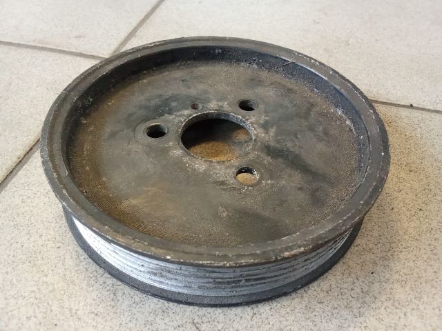 bontott BMW 5 E60 Szervó Szivattyú Szíjtárcsa