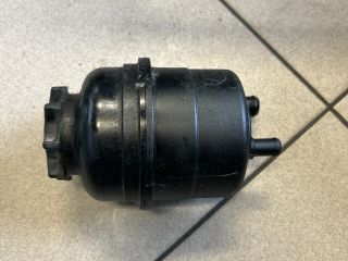 bontott BMW 5 E60 Szervóolaj Tartály