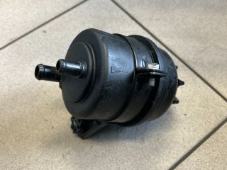 bontott BMW 5 E60 Szervóolaj Tartály