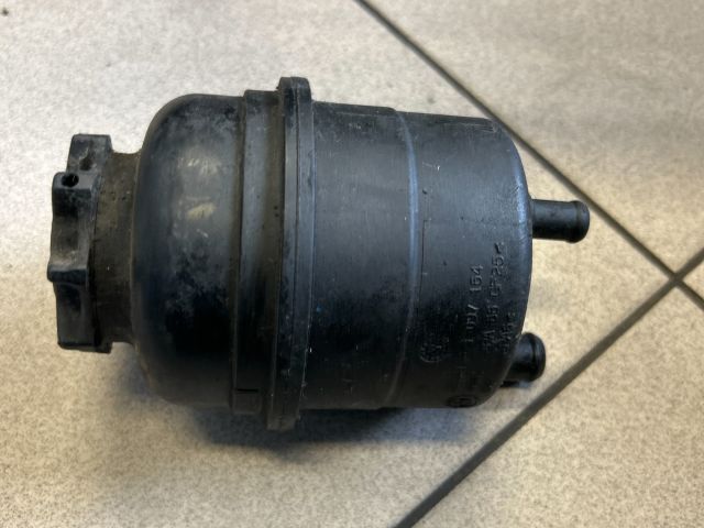 bontott BMW 5 E60 Szervóolaj Tartály