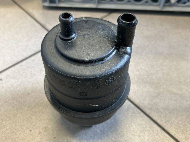 bontott BMW 5 E60 Szervóolaj Tartály