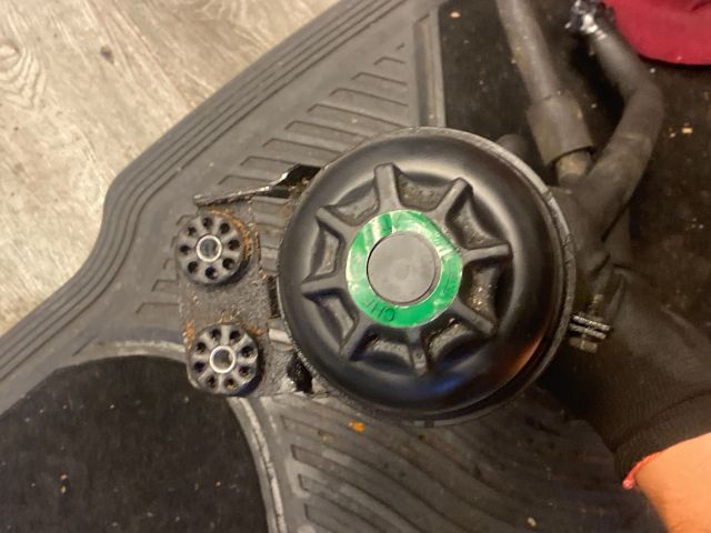 bontott BMW 5 E60 Szervóolaj Tartály