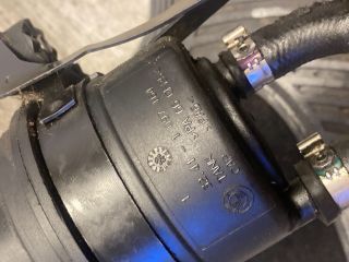 bontott BMW 5 E60 Szervóolaj Tartály