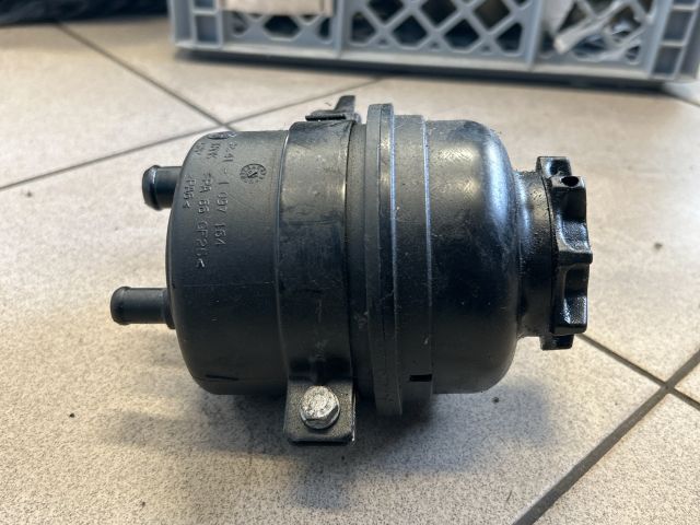 bontott BMW 5 E60 Szervóolaj Tartály