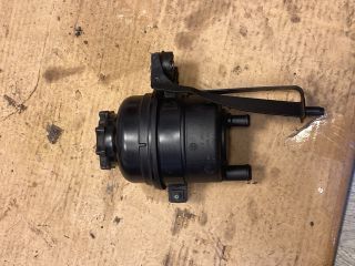 bontott BMW 5 E60 Szervóolaj Tartály