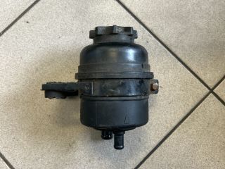 bontott BMW 5 E60 Szervóolaj Tartály