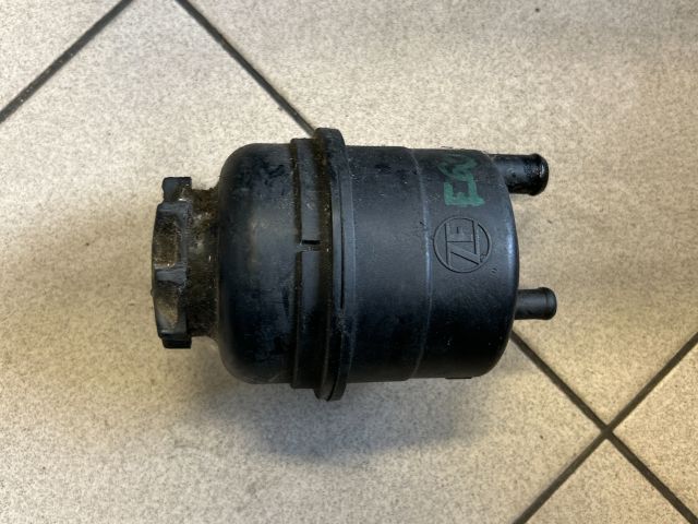 bontott BMW 5 E60 Szervóolaj Tartály