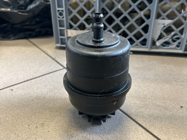 bontott BMW 5 E60 Szervóolaj Tartály